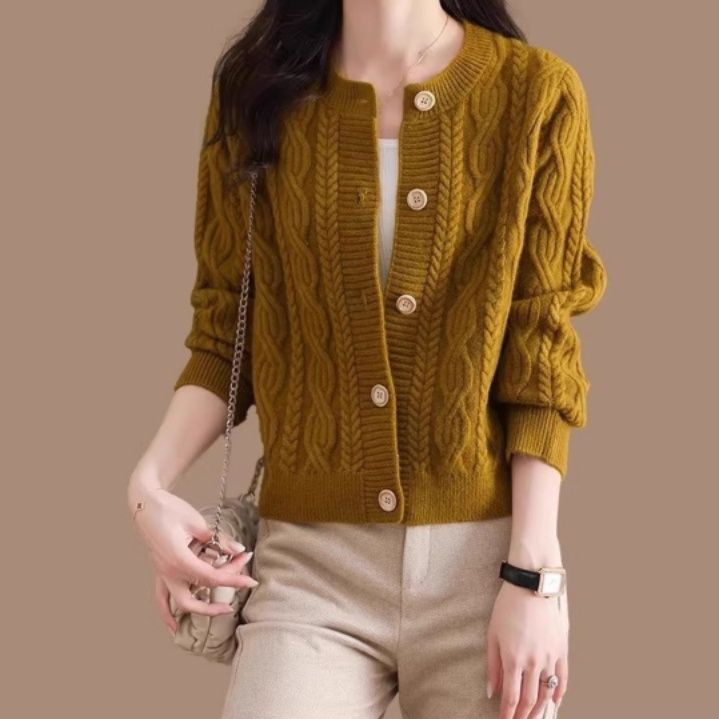 イエベ春/イエベ秋服 編み込み模様丸首ボタン留めカーディガン