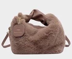 イエベ春/イエベ秋服　もこもこショルダーバッグ