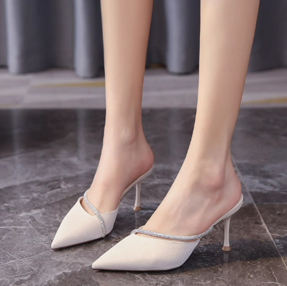 イエベ春/イエベ秋服 フォーマルパンプス
