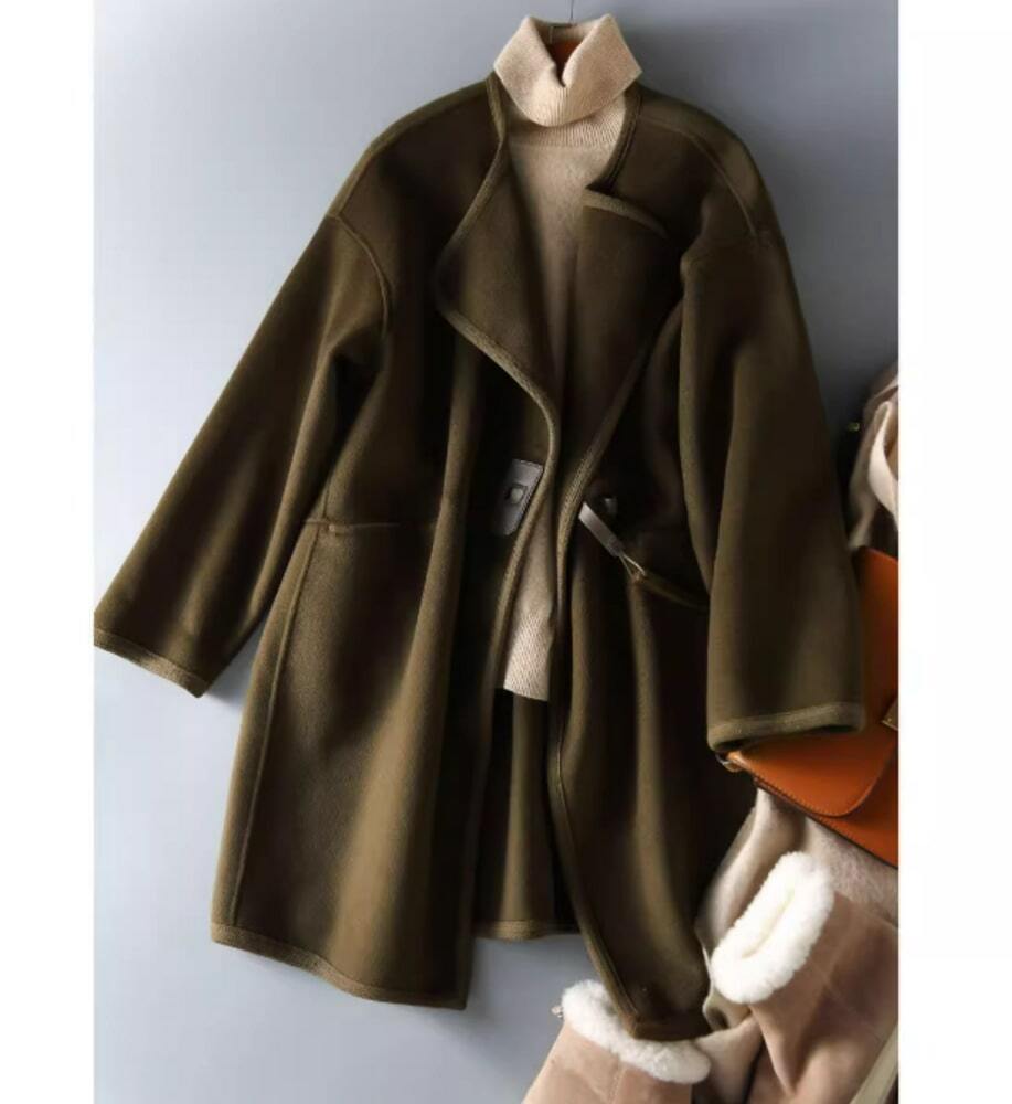 イエベ秋服　カーキハーフコート
