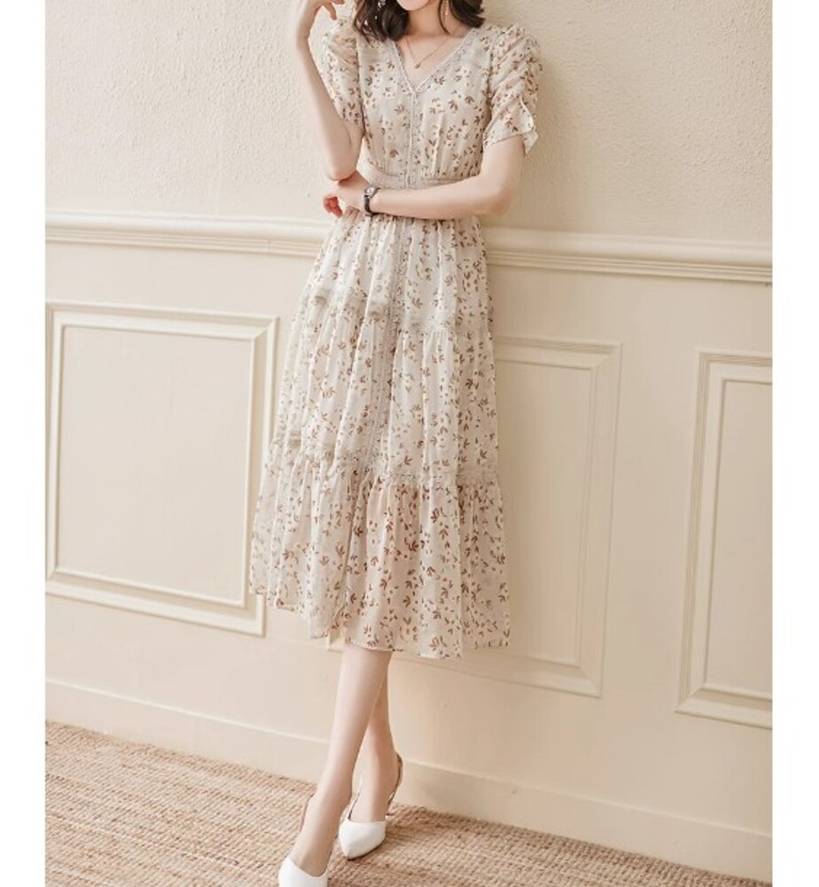 イエベ春/イエベ秋服　Vネックシフォンワンピース