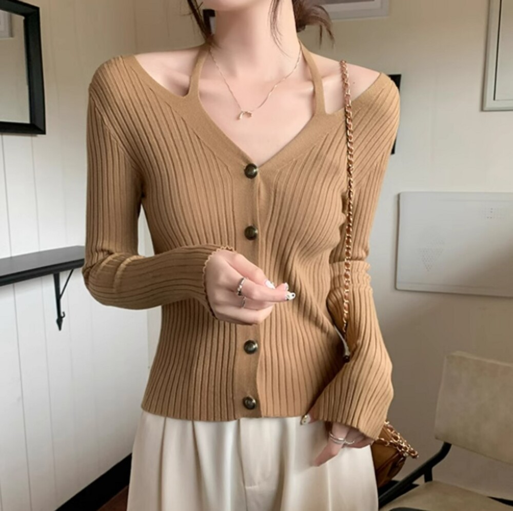 イエベ春/イエベ秋服　Vネックトップス