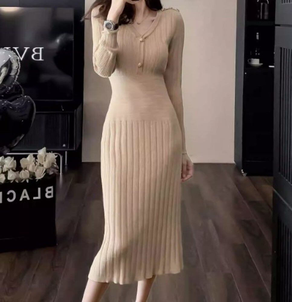 イエベ春/イエベ秋服　Vネックプリーツニットワンピース