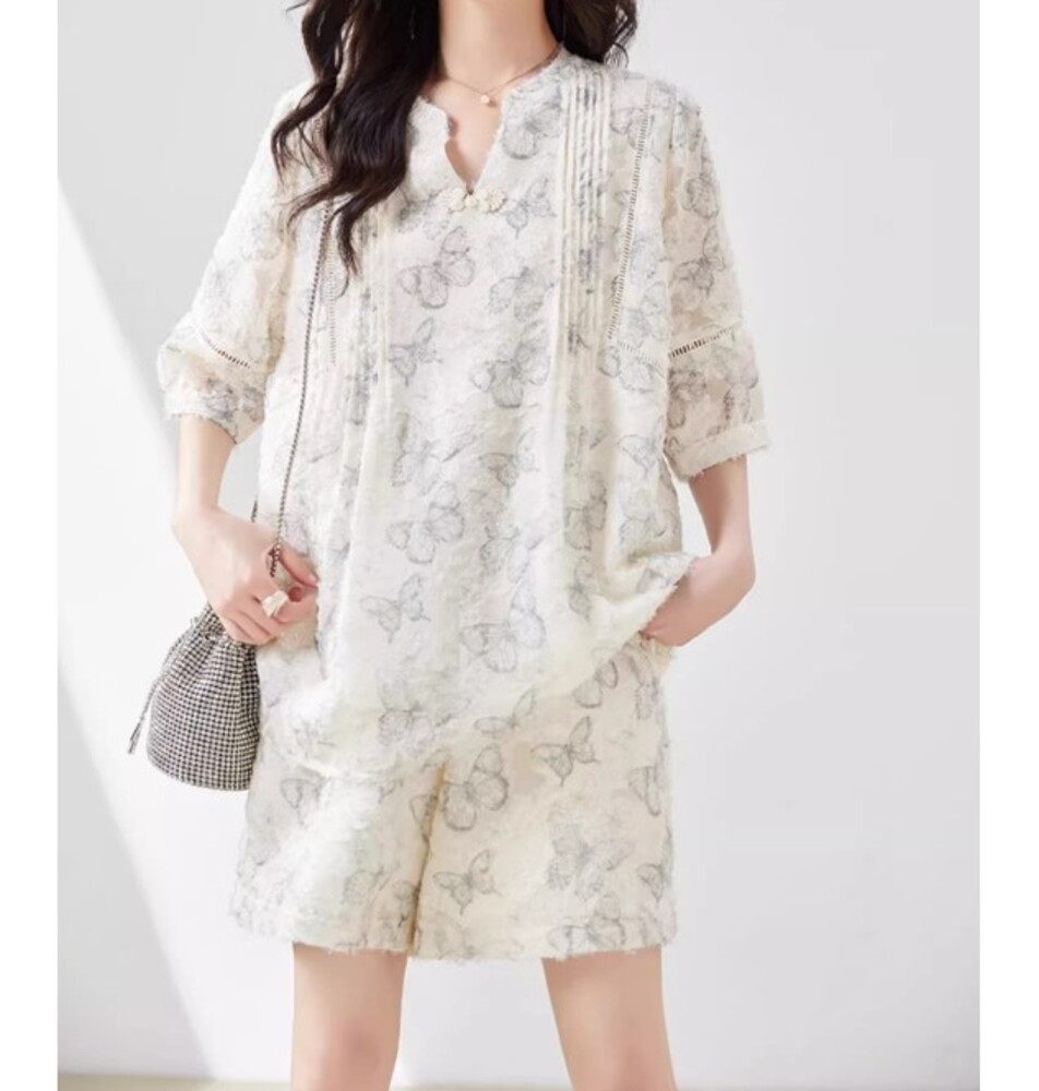 イエベ春/イエベ秋服　花柄シフォンセットアップ