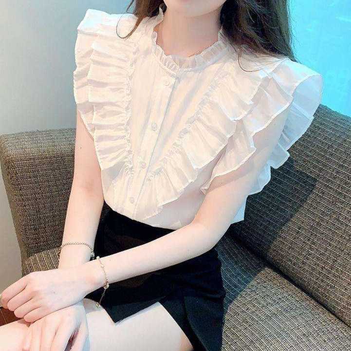 白の韓国風フリルブラウスで魅力的なコーディネートおすすめ5選