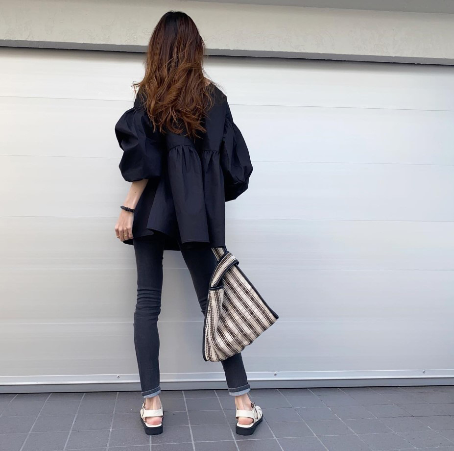 春夏新作 パフスリーブ ブラウス 大人可愛い レディース