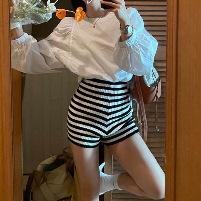 白色丸首パフスリーブブラウス長袖体型カバー