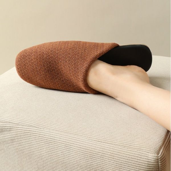 インテリア雑貨 織り込み素材の快適室内用スリッパ