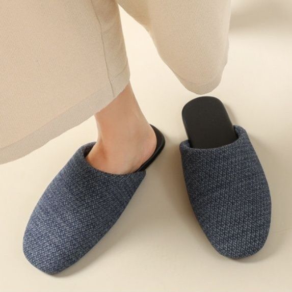 インテリア雑貨 織り込み素材の快適室内用スリッパ