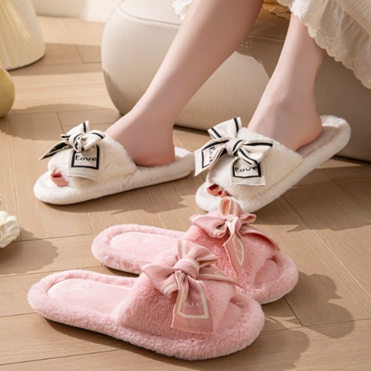 インテリア雑貨 愛のメッセージ付きリボンふわふわルームスリッパ
