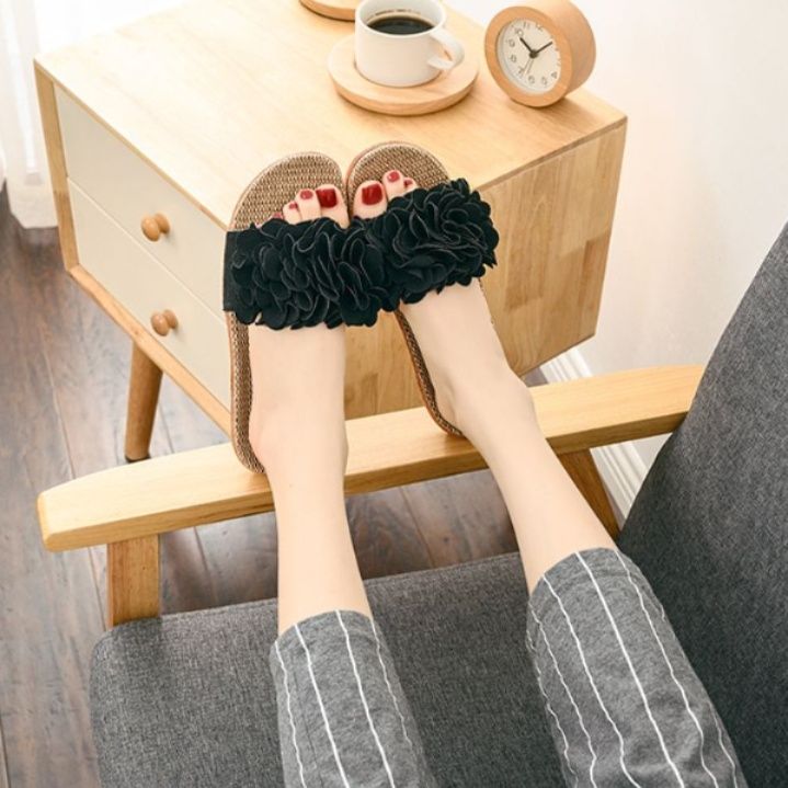 インテリア雑貨 立体花飾り付き天然素材風ルームスリッパ