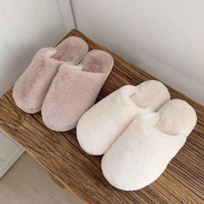 インテリア雑貨 ふわふわもこもこ起毛素材のルームスリッパ