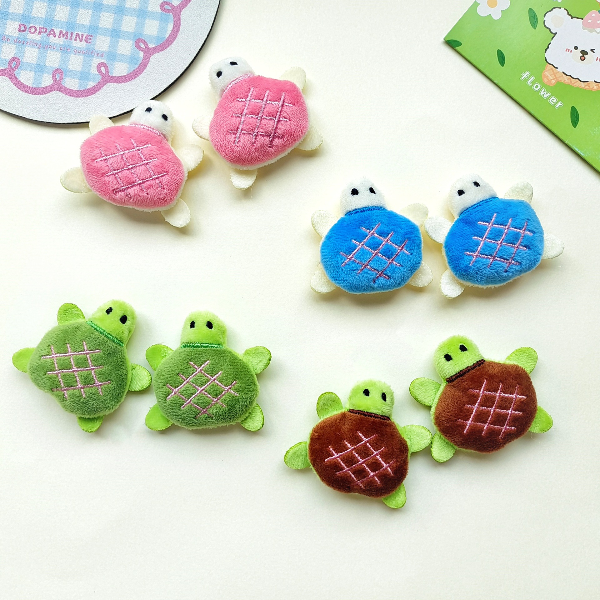 犬のおもちゃ ふわふわ亀さん刺繍入りぬいぐるみ
