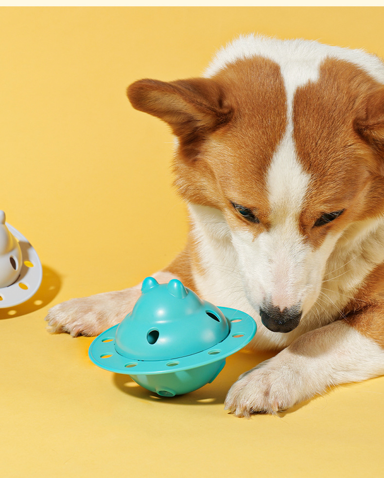 犬のおもちゃ うごく宇宙船おやつパズル