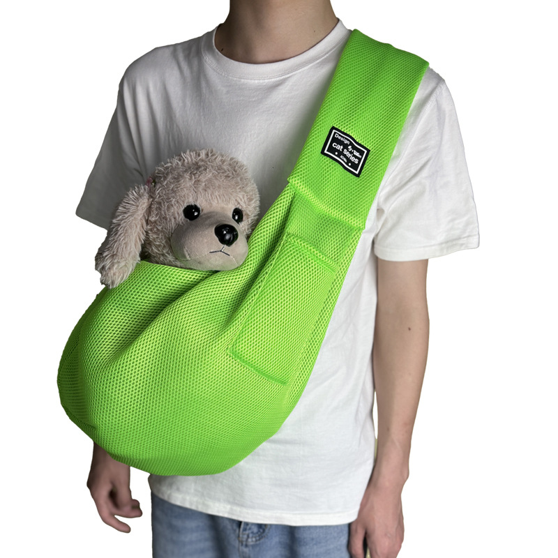 犬バッグ 小型犬用メッシュ素材スリング型抱っこ紐 　斜めがけ