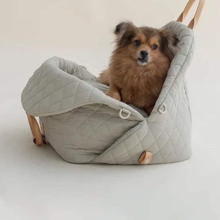 犬バッグ キルティング仕立ての持ち運べるペット用トートベッド