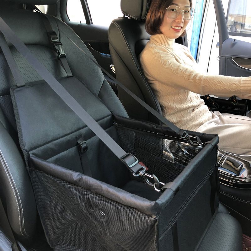 犬バッグ 車載用シートベルト固定式ドライブキャリー