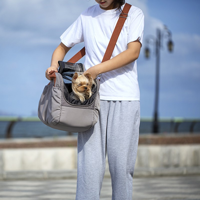 犬バッグ 多機能メッシュ窓付きペット用お出かけショルダーバッグ