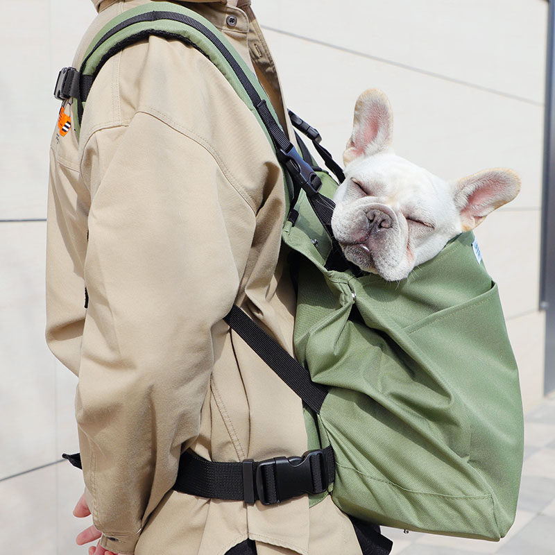 犬バッグ 愛犬との散歩に最適な前抱きキャリーリュック