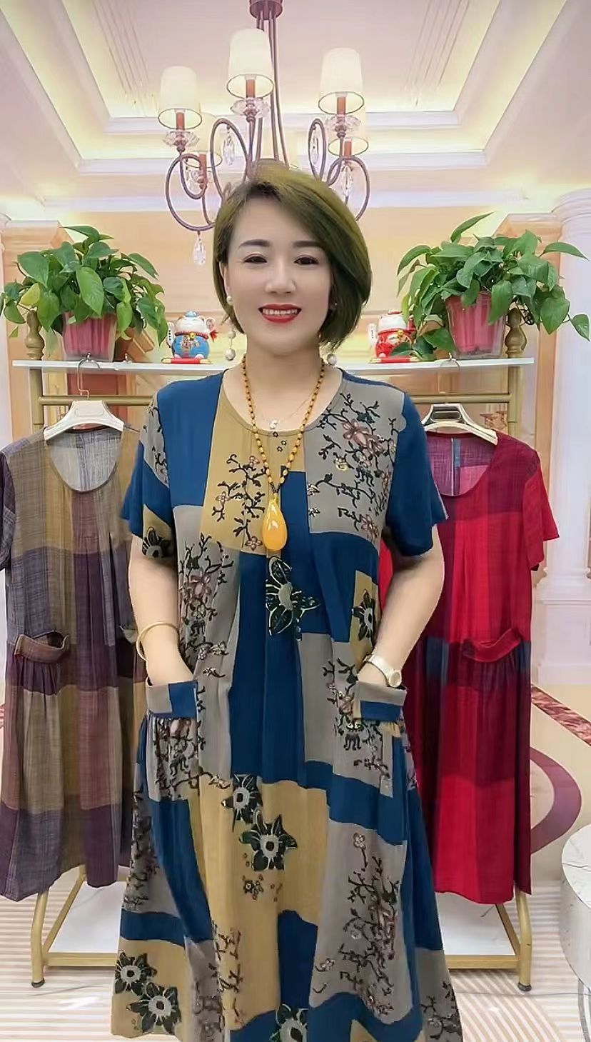 50代ファッション 格子柄ゆったりポケット付きワンピース