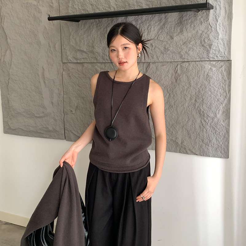 50代ファッション 大人の洗練ゆるニット