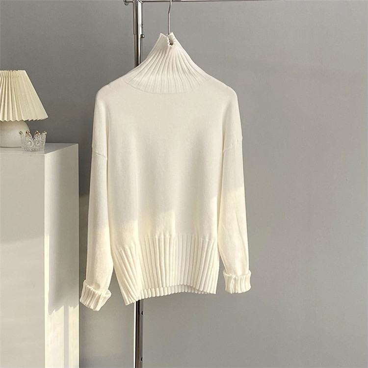 50代ファッション 上品な暖かさ タートルネック 長袖ニット