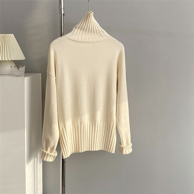 50代ファッション 上品な暖かさ タートルネック 長袖ニット