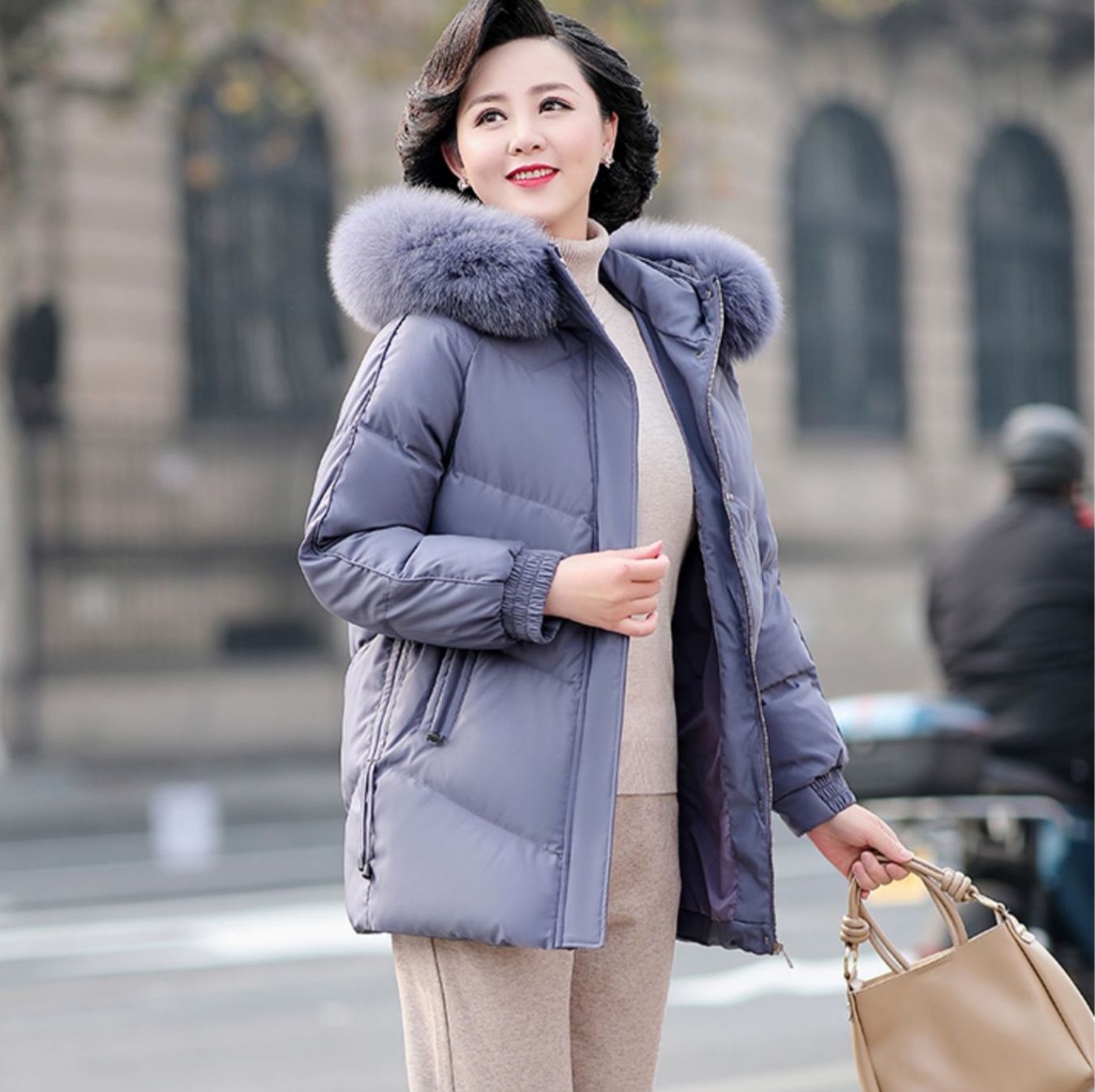 50代ファッション 贅沢ファー付き中綿ショートコート