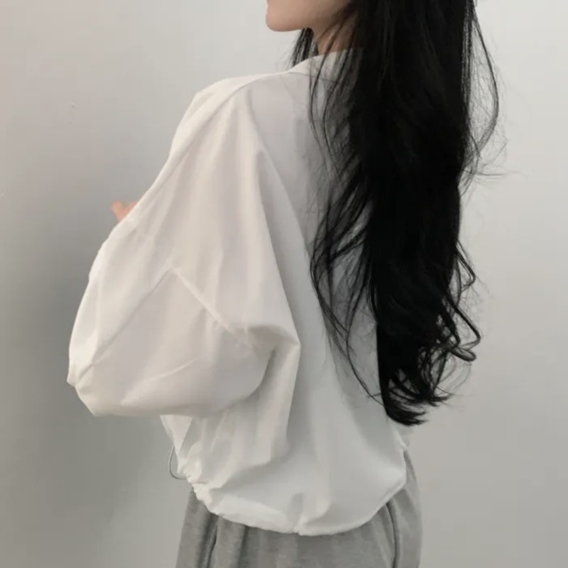 50代ファッション 薄手ジップブルゾン裾紐付きクロップド丈春コート