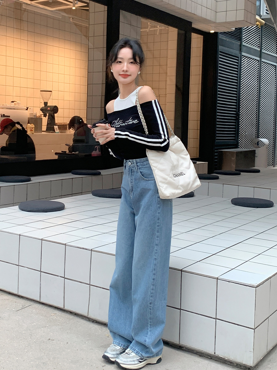 50代ファッション ゆったり優雅ストレートデニム