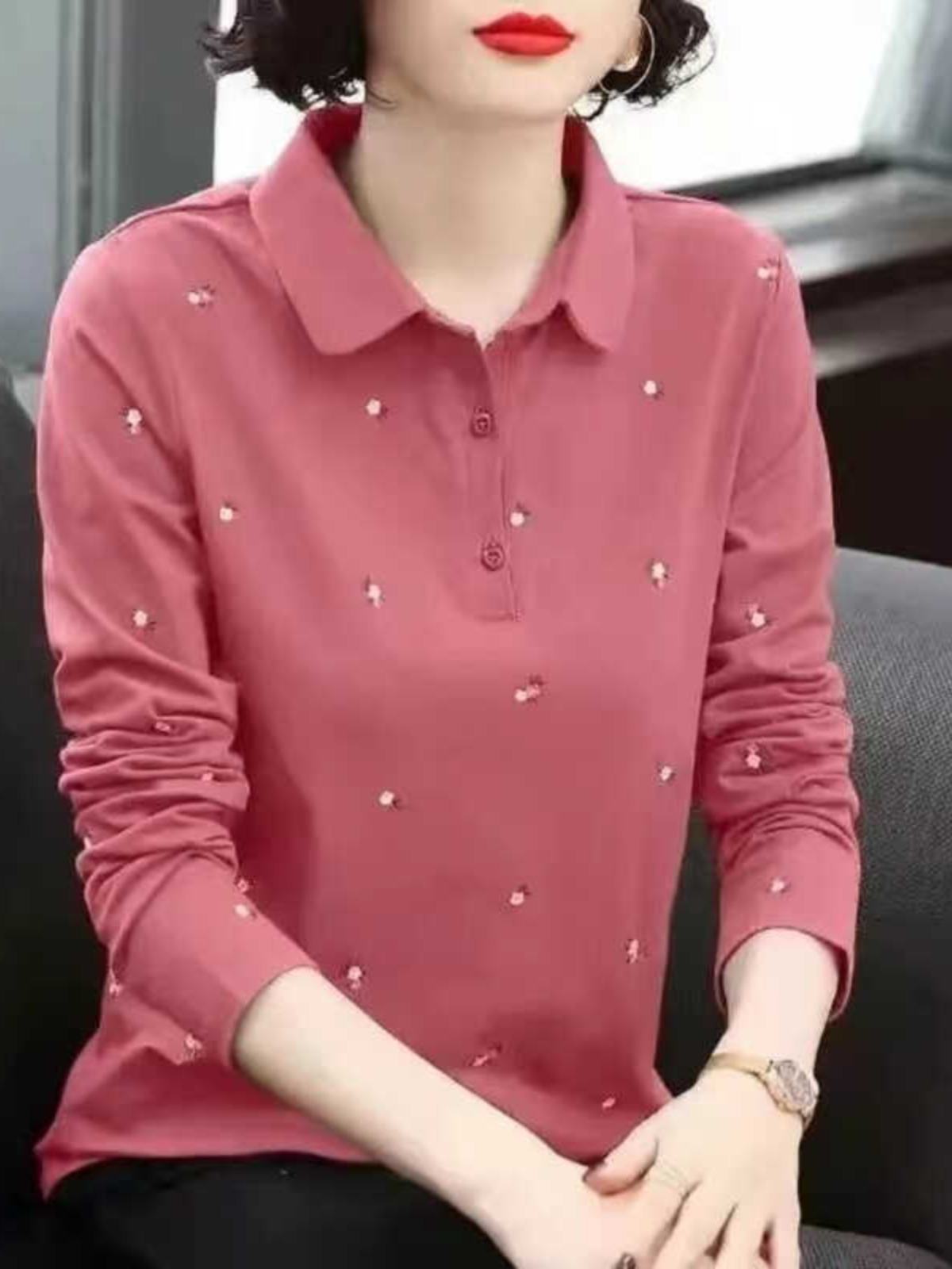 50代ファッション 小花刺繍入り襟付きポロカットソー