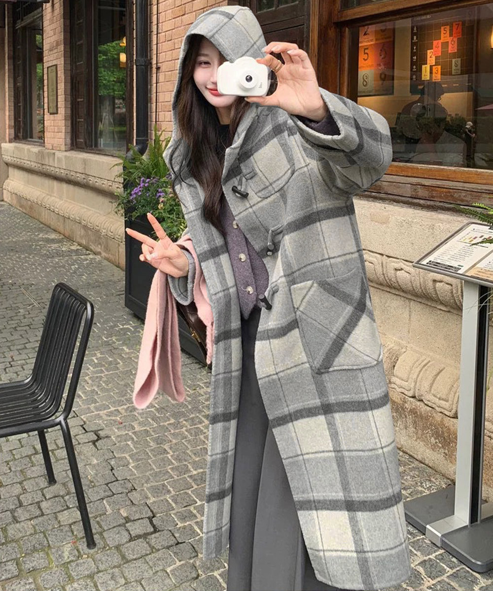 50代ファッション グレーチェック柄フード付きトグルボタンロングコート