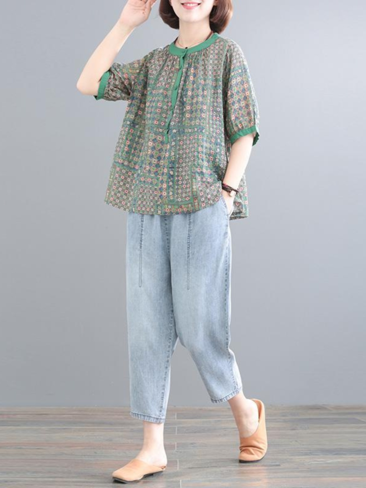 50代ファッション リラクシングデニムパンツ