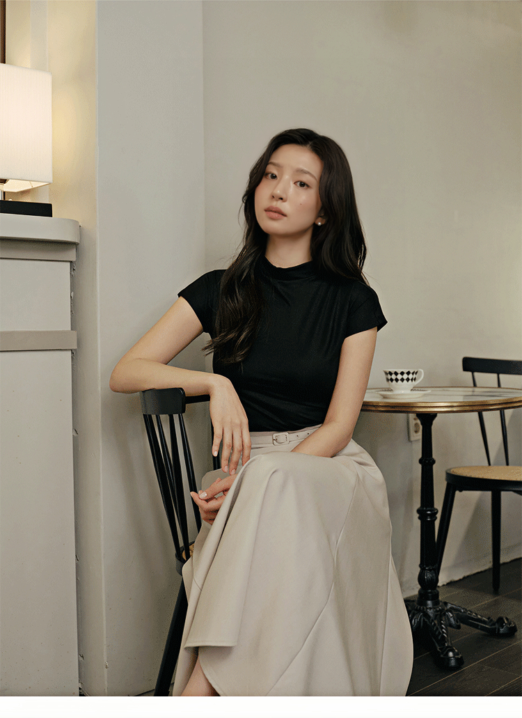 50代ファッション 優美なフレアロングスカート