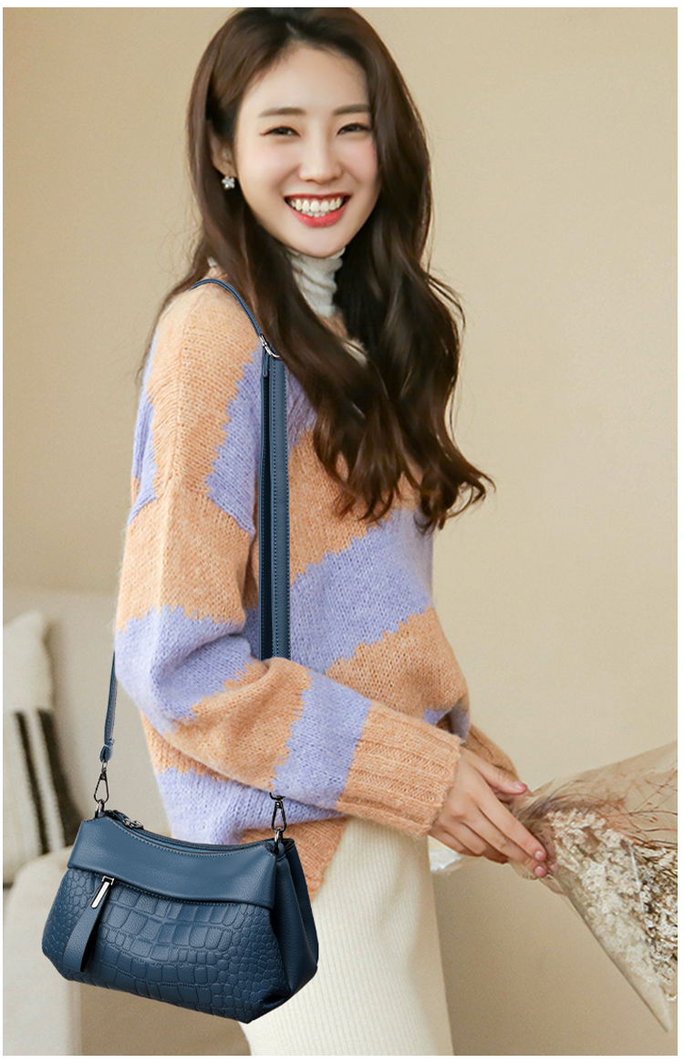 50代ファッション 上品な美しさ 洗練ショルダーバッグ