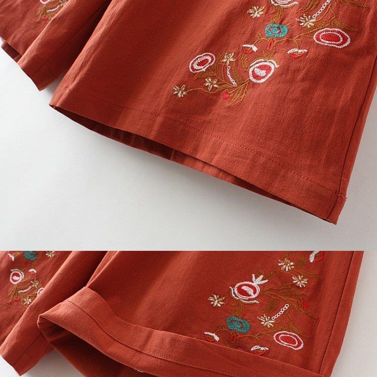 50代ファッション 花刺繍入り楽ちん美脚ワイドパンツ