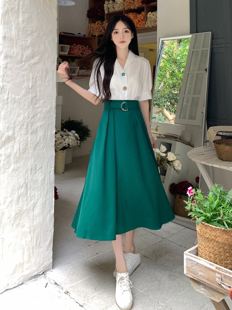 50代ファッション 上品プリーツ ミディ丈スカート