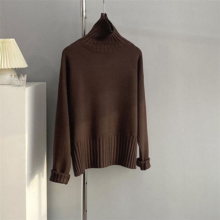 50代ファッション 上品な暖かさ タートルネック 長袖ニット