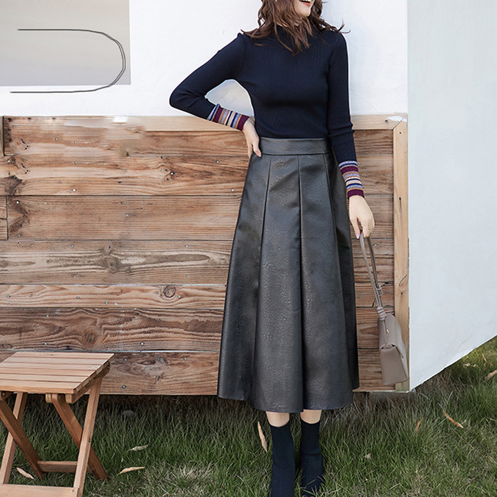 50代ファッション 合成皮革フレアスカート きれいめ上品ロング丈