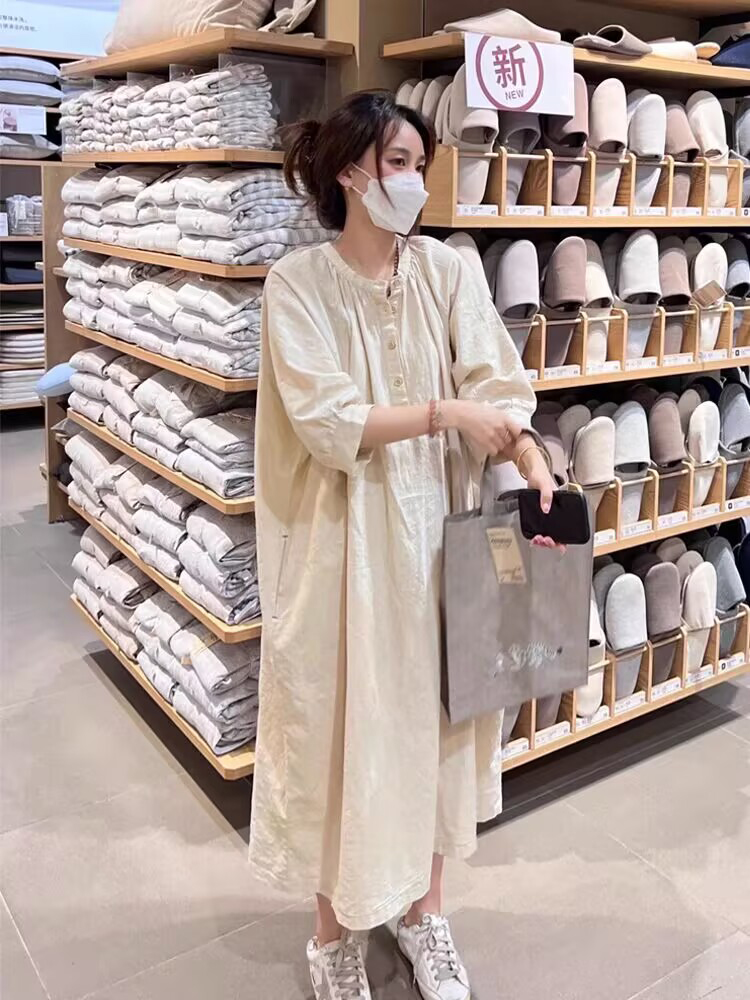 50代ファッション 麻混ふんわりロングワンピース