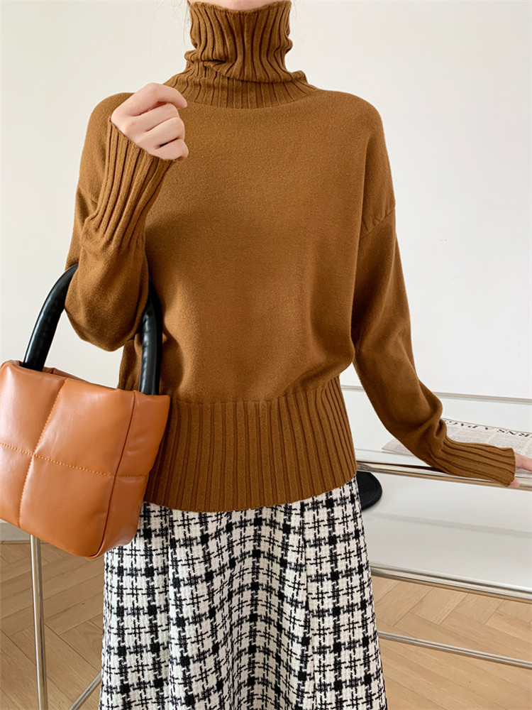 50代ファッション 上品な暖かさ タートルネック 長袖ニット