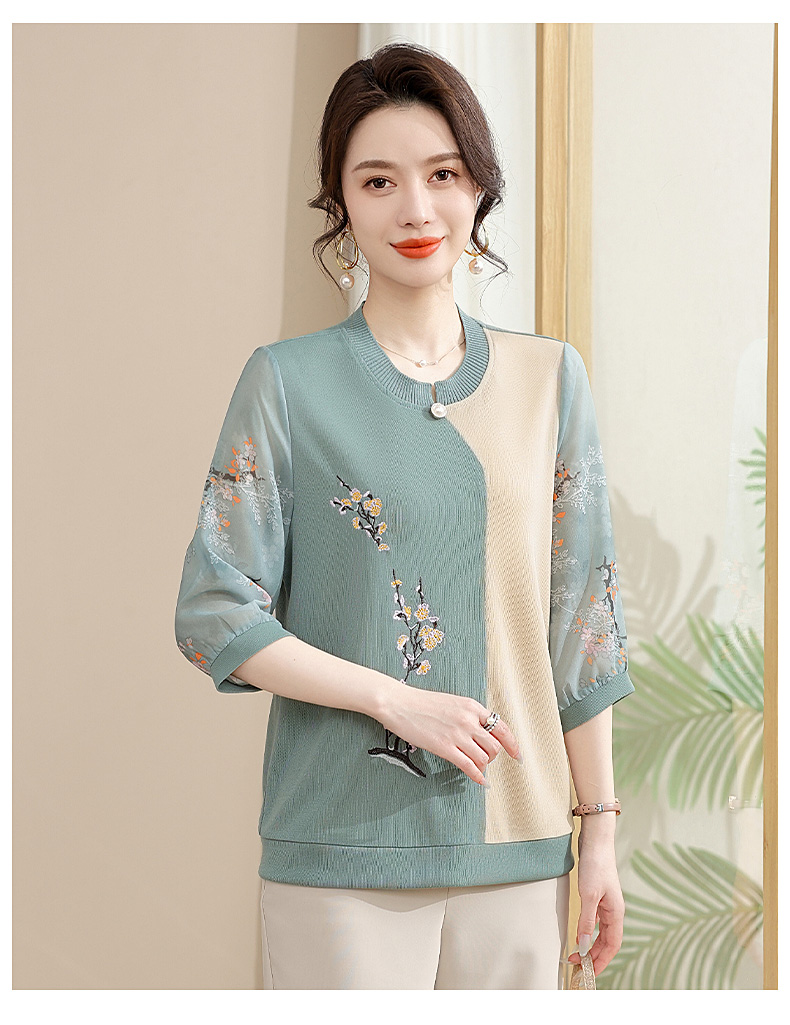 50代ファッション 花刺繍入り七分袖優美カットソー