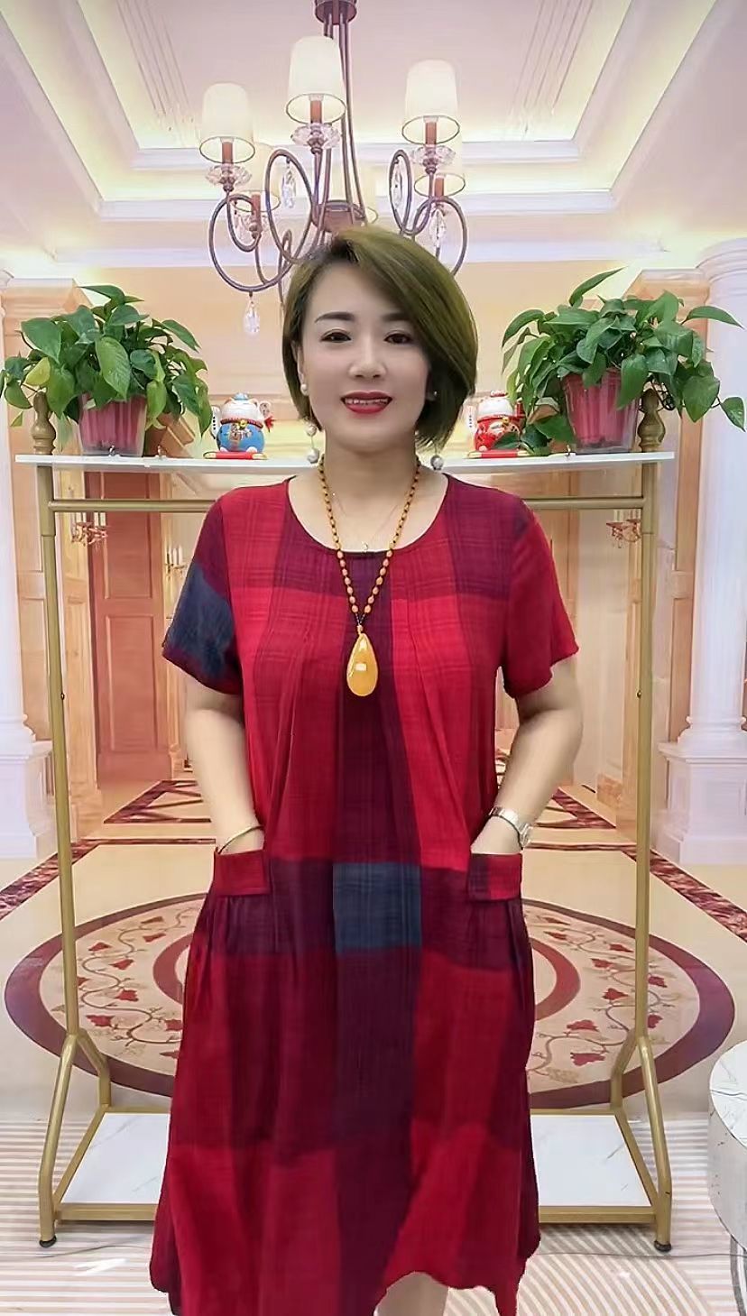 50代ファッション 格子柄ゆったりポケット付きワンピース