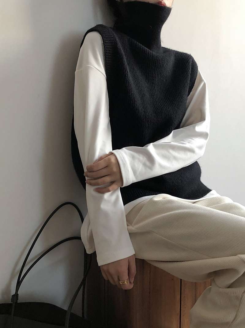 50代ファッション 大人のシンプル高級タートルネック