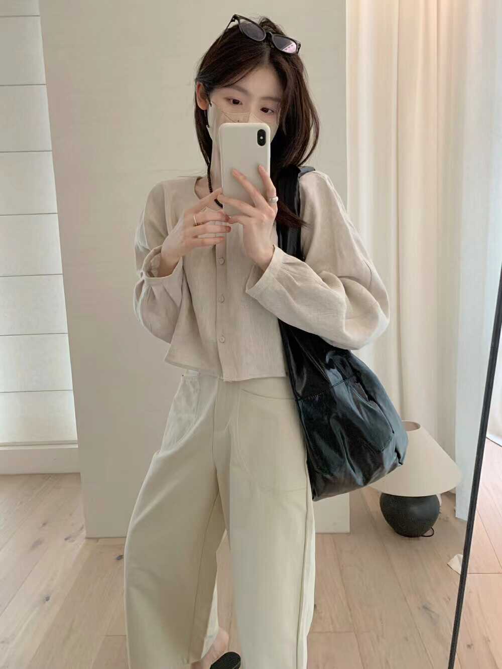 50代ファッション 優雅な麻混ワイドパンツ