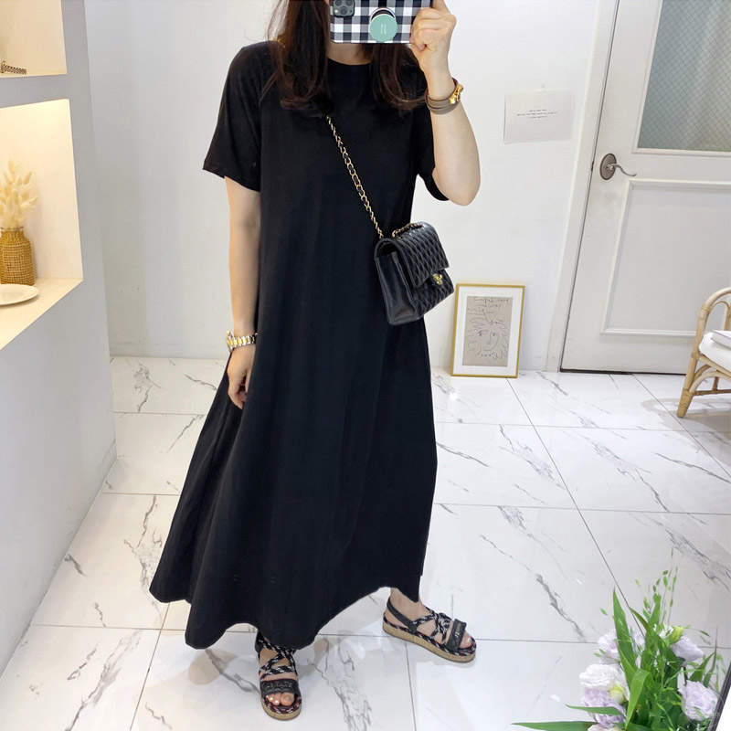 50代ファッション 上品ゆったりフレアロングワンピース