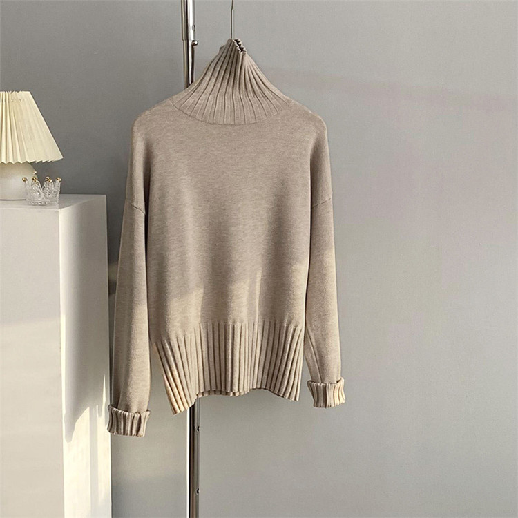 50代ファッション 上品な暖かさ タートルネック 長袖ニット