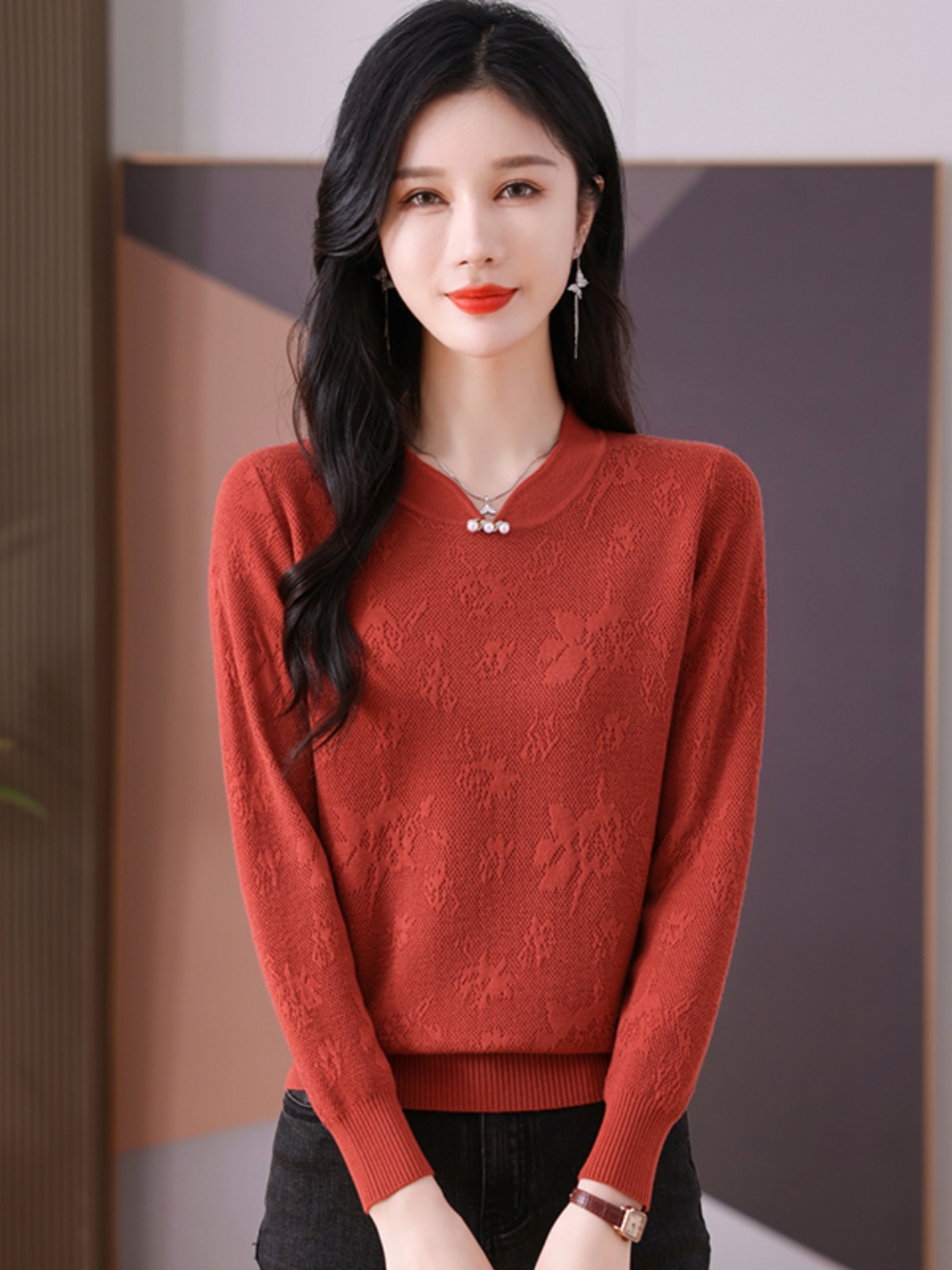 50代ファッション 花柄浮き織りラウンドネックニット