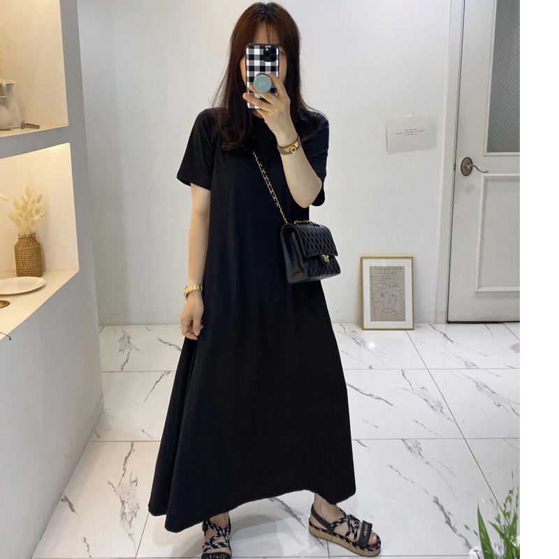 50代ファッション 上品ゆったりフレアロングワンピース
