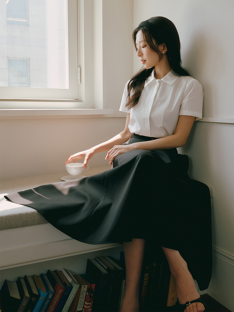 50代ファッション 優美なフレアロングスカート